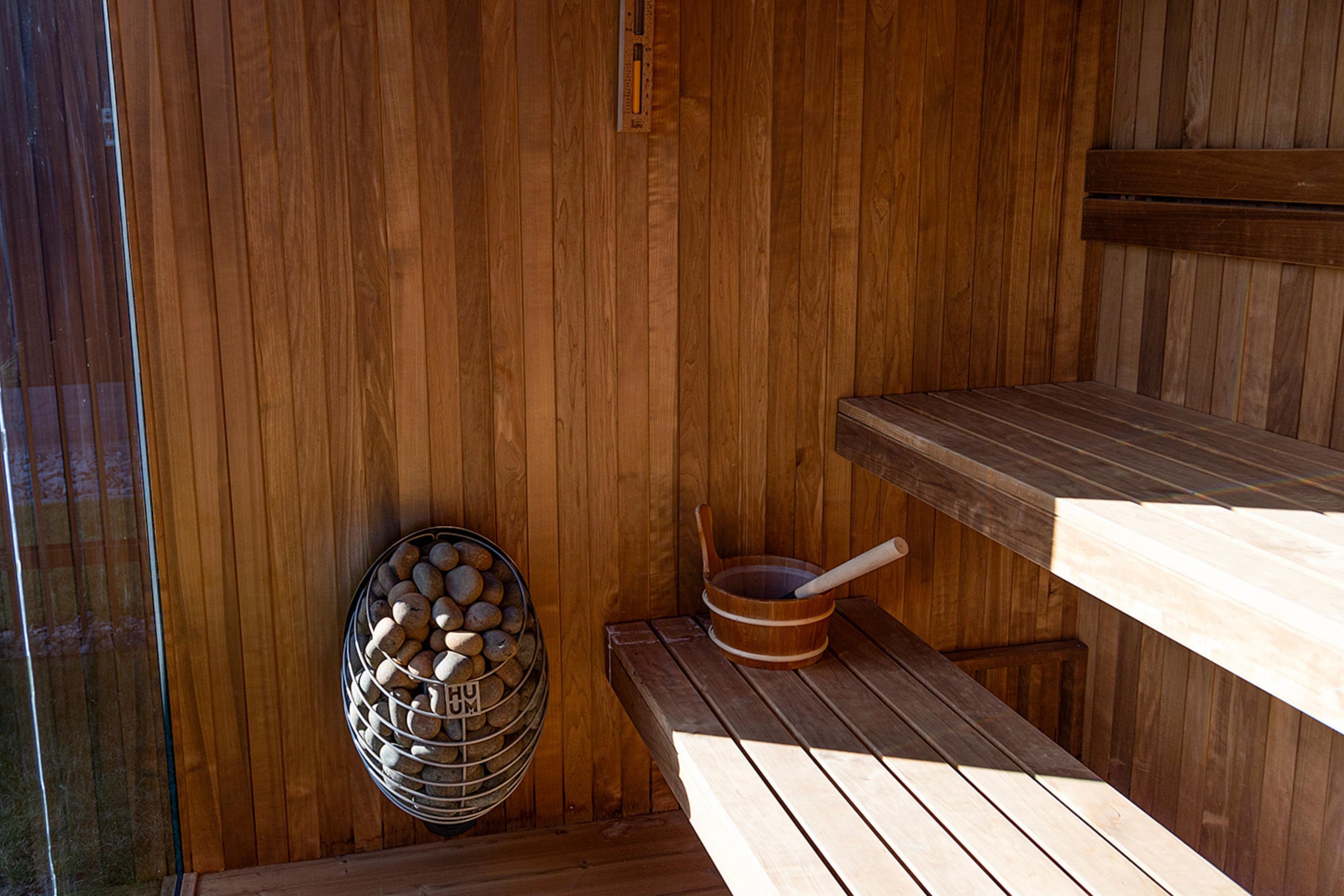 Electric heated luxury cube sauna for outdoor home use